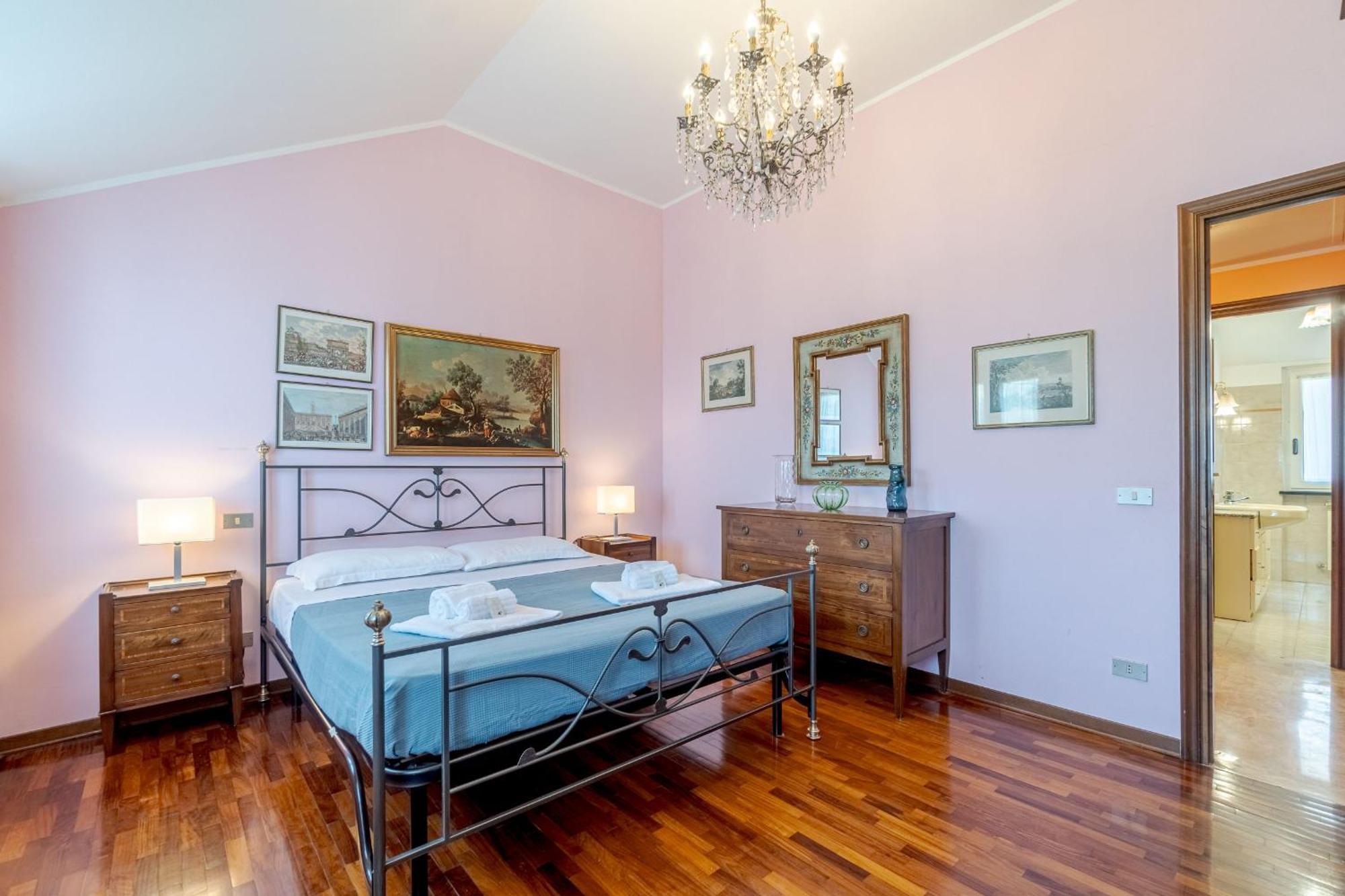 Colle Degli Ometti Vintage Chic Flat Genova